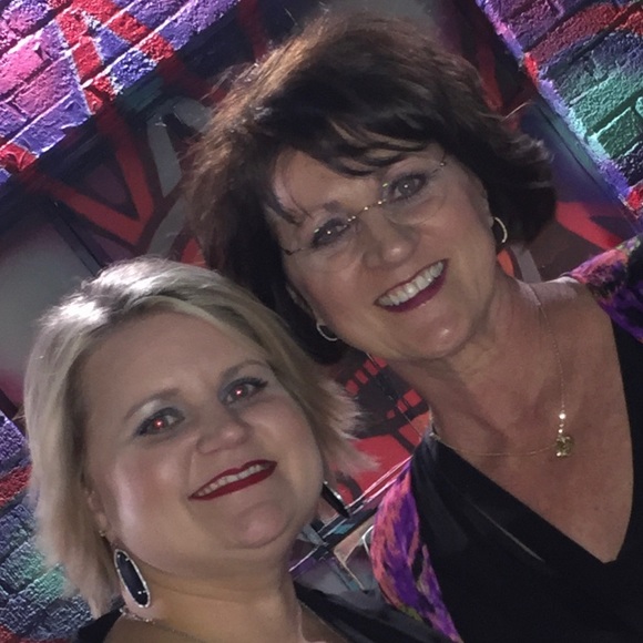 Meet your Posher, Kathy - Picture 1 of 1